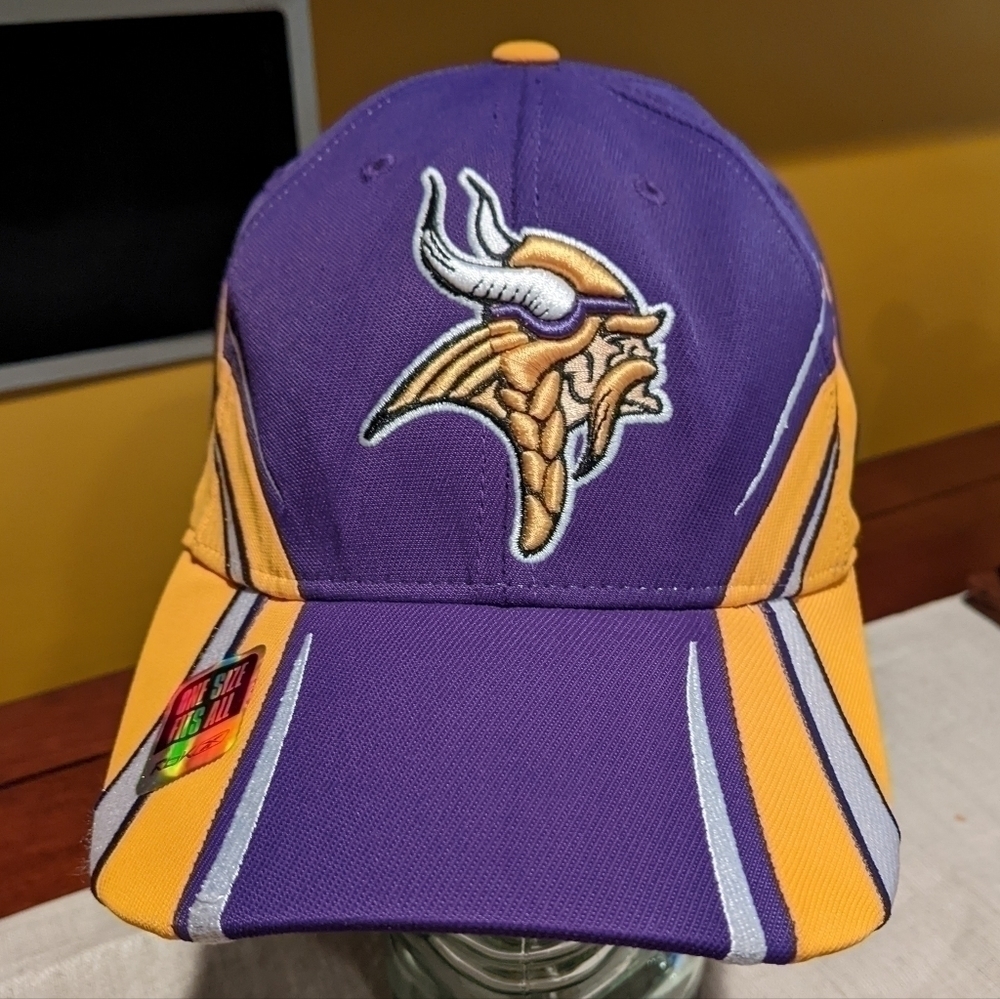 NWT Reebok NFL On Field Hat Cap Team Apparel Minnesota Vikings Football